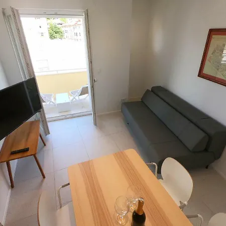 Lovely Getaway Center Apartment