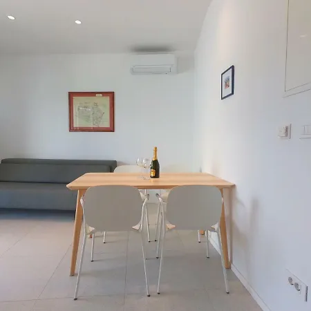 Lovely Getaway Center Apartment *