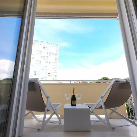 Lovely Getaway Center Apartment Split
